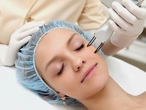 Процедура лазерной шлифовки лица DOT Therapy