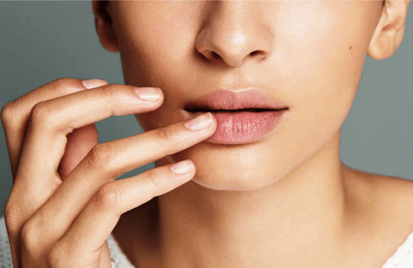 Хейлопластика губ в Киеве - цена на пластику губ булхорн в клинике Gold  Laser